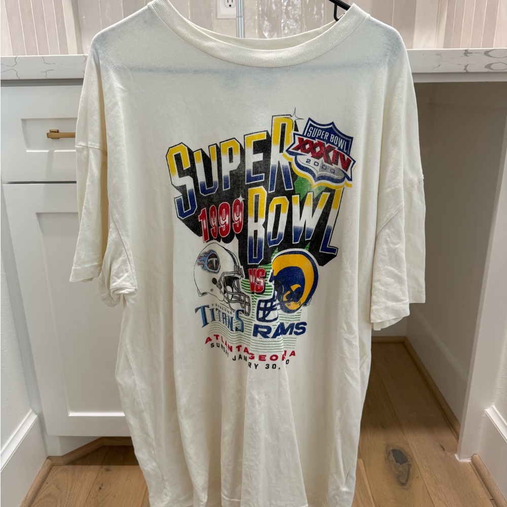 Abercrombie & Fitch White Short Sleeve Tee
